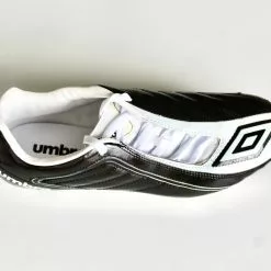 Umbro Junior Swerve Gloss Soccer Shoe