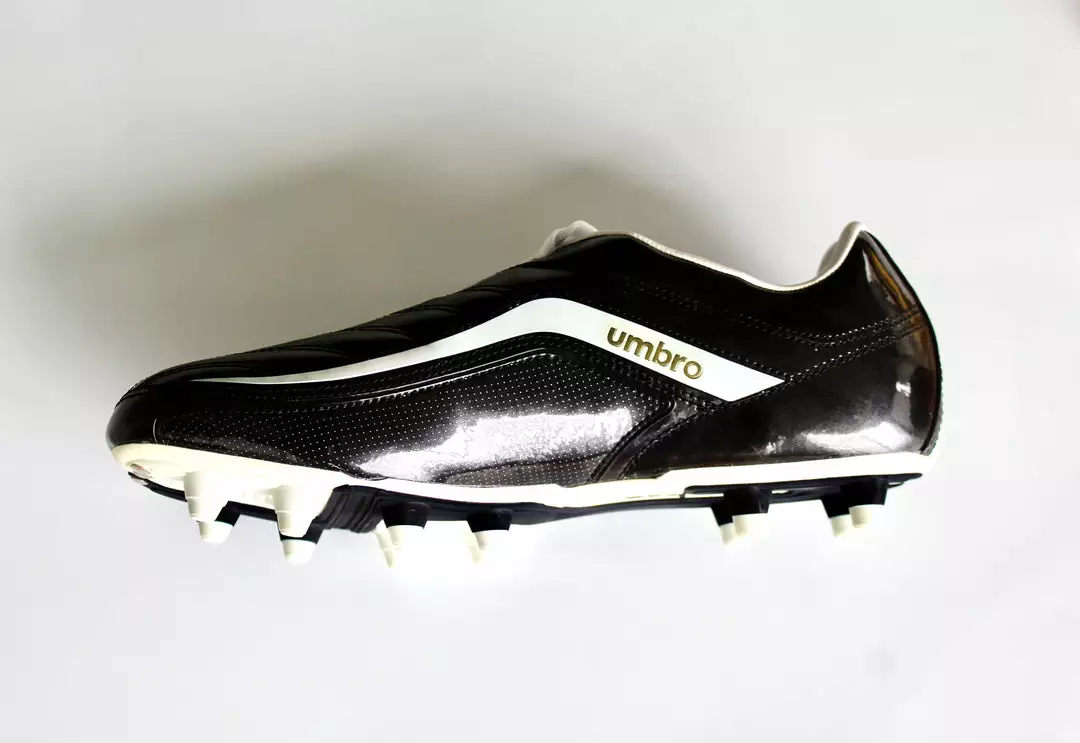 Umbro Men' Shoe Swerve Glo Soccer 5 Umbro Swerve Gloss Men's Soccer Shoe